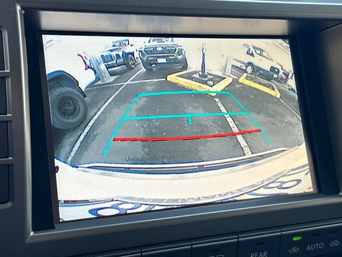 Used 2020 Lexus GX 460 Premium w/ Premium Package image 21