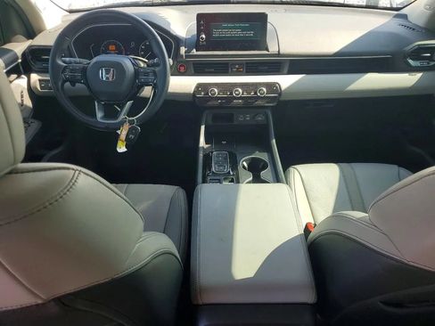 Used 2025 Honda Pilot Touring image 8