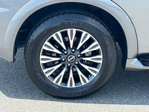 Used 2024 Nissan Armada SL w/ Midnight Edition Package RWD image 17