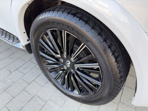 Used 2020 INFINITI QX80 Limited w/ All-Season Package image 8