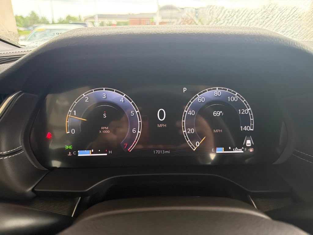 Used 2024 Jeep Grand Cherokee Altitude AWD/4WD image 28