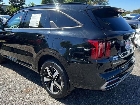 Used 2023 Kia Sorento EX w/ Panoramic Sunroof Package image 7