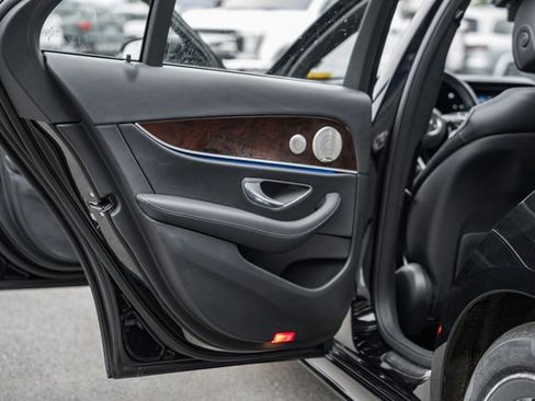 Used 2023 Mercedes-Benz E 350 4MATIC Sedan image 36