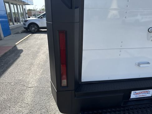 Used 2023 Chevrolet Brightdrop 600 w/ Active Safety Package 2 AWD/4WD image 10