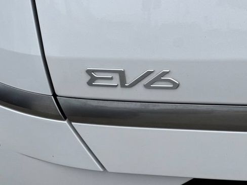 Used 2024 Kia EV6 Wind RWD image 34