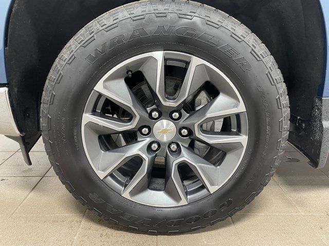 Used 2024 Chevrolet Silverado 1500 LT AWD/4WD image 7
