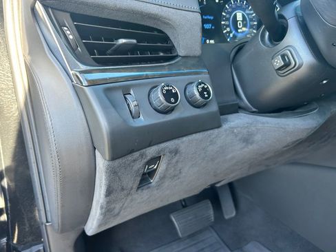 Used 2019 Cadillac Escalade ESV Platinum w/ Escalade Sport Edition image 21