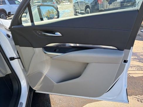 Certified 2022 Cadillac XT4 Luxury w/ Cold Weather Package image 23