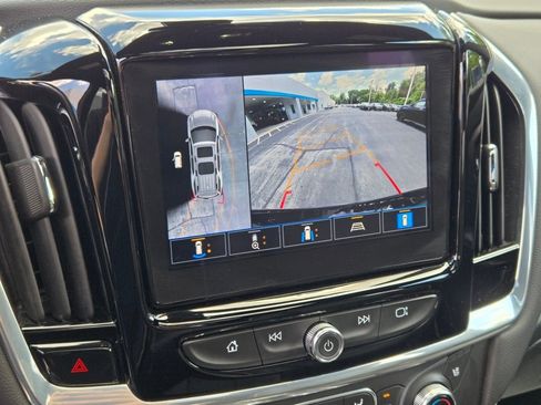 Used 2023 Chevrolet Traverse Premier FWD image 29