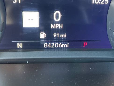 Used 2021 Chevrolet Tahoe Premier w/ Premium Package image 28