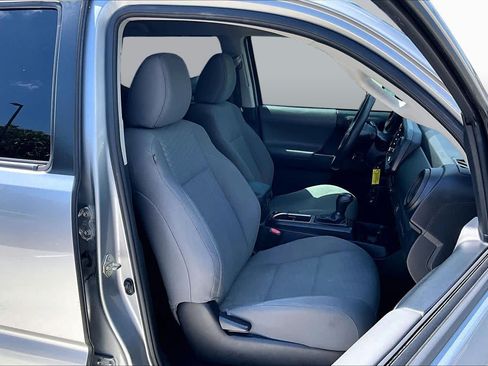 Used 2020 Toyota Tacoma SR w/ SR Convenience Package RWD image 9
