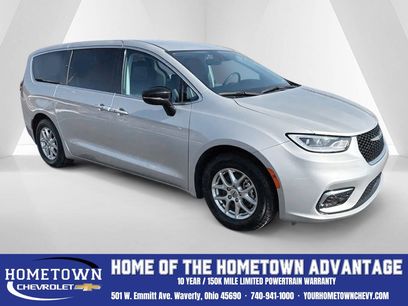 Used 2024 Chrysler Pacifica Touring-L