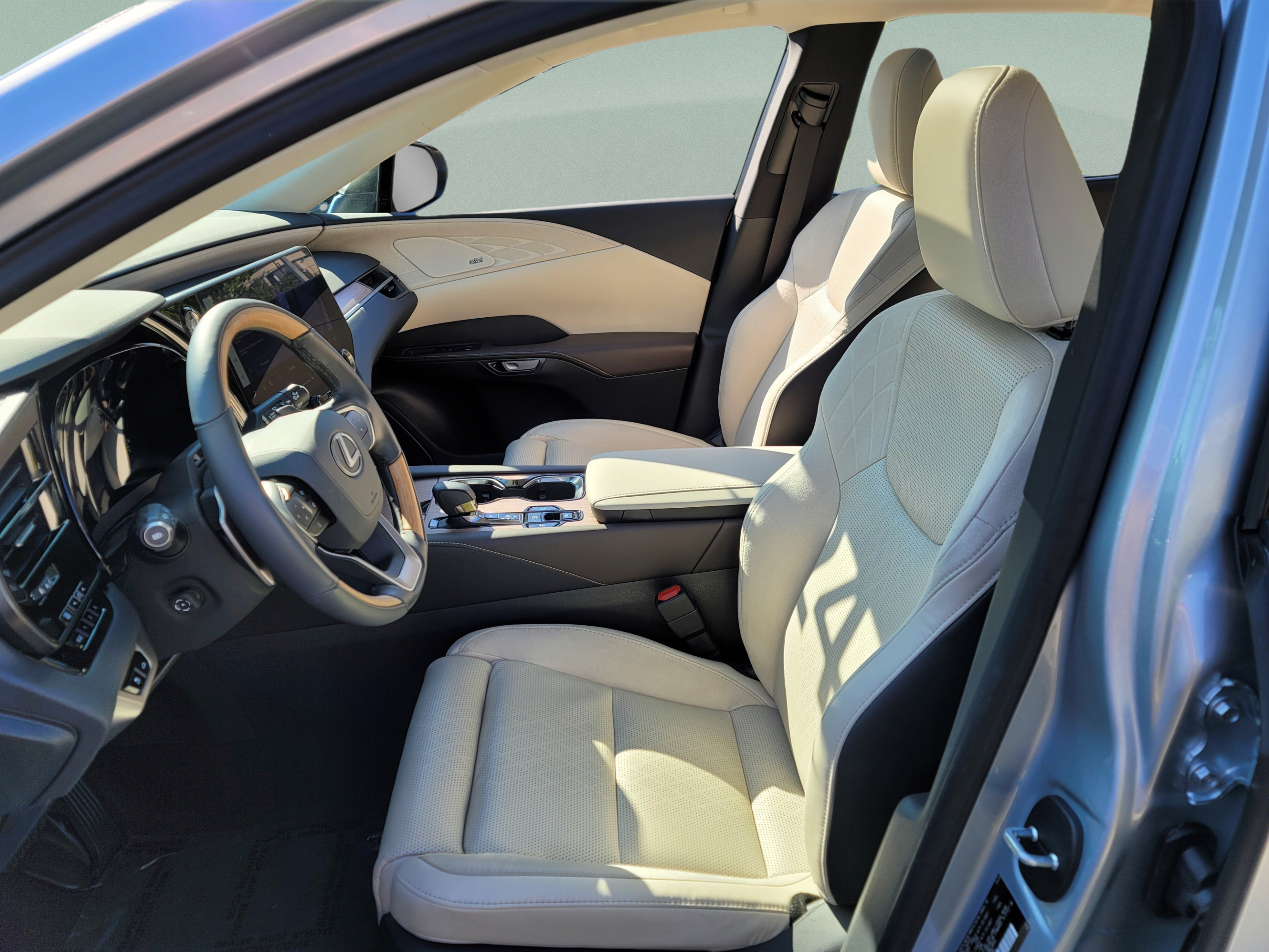 Certified 2025 Lexus TX 350 FWD w/ Technology Package image 12