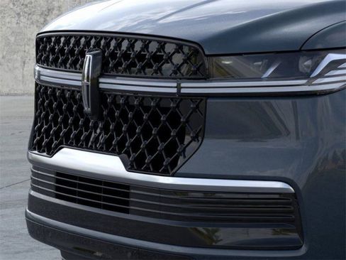 New 2025 Lincoln Navigator Reserve w/ Jet Appearance Package image 34