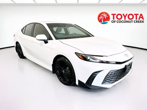Used 2025 Toyota Camry SE w/ Multimedia Upgrade Package FWD image 1