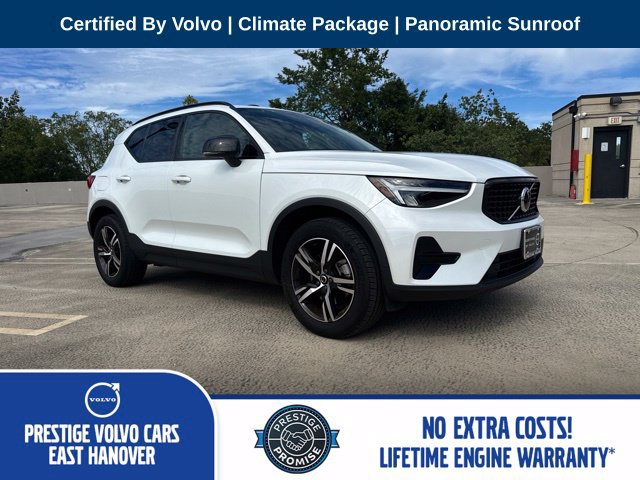 Certified 2024 Volvo XC40 B5 Core AWD/4WD image 1
