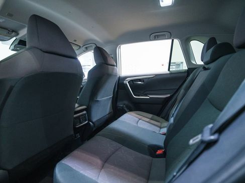 Used 2024 Toyota RAV4 XLE AWD/4WD image 31