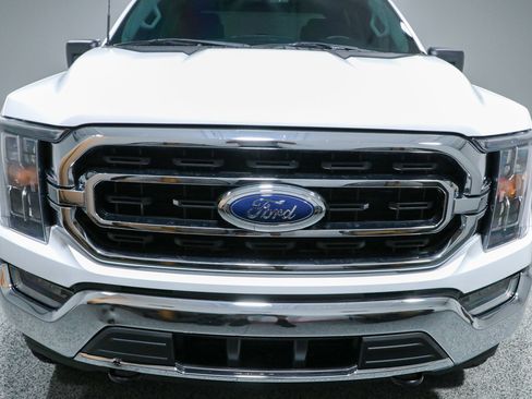 Used 2022 Ford F150 XLT w/ Equipment Group 302A High AWD/4WD image 4