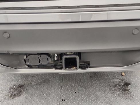 Used 2024 Ford Explorer XLT w/ Equipment Group 202A AWD/4WD image 16