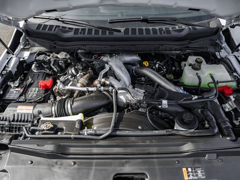 New 2026 Ford F550 4x4 Crew Cab image 27