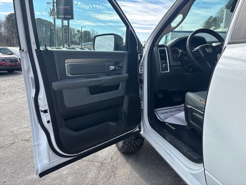 Used 2017 RAM 1500 Classic SLT image 8