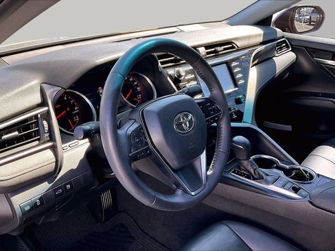 Used 2018 Toyota Camry XSE FWD image 17