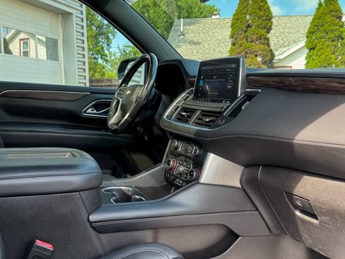 Used 2021 Chevrolet Tahoe LT w/ LT Signature Package AWD/4WD image 12