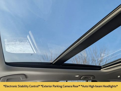 Used 2025 Honda Pilot Touring image 10