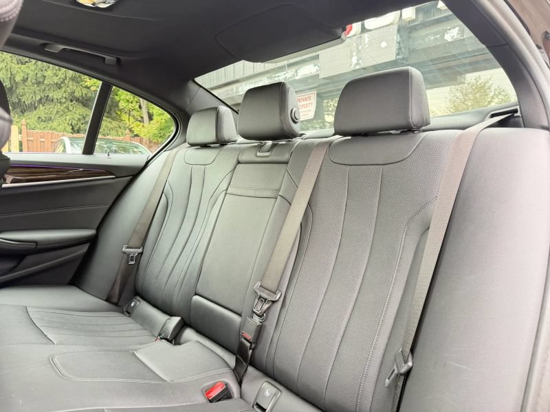 Used 2021 BMW 530i xDrive w/ Premium Package AWD/4WD image 17