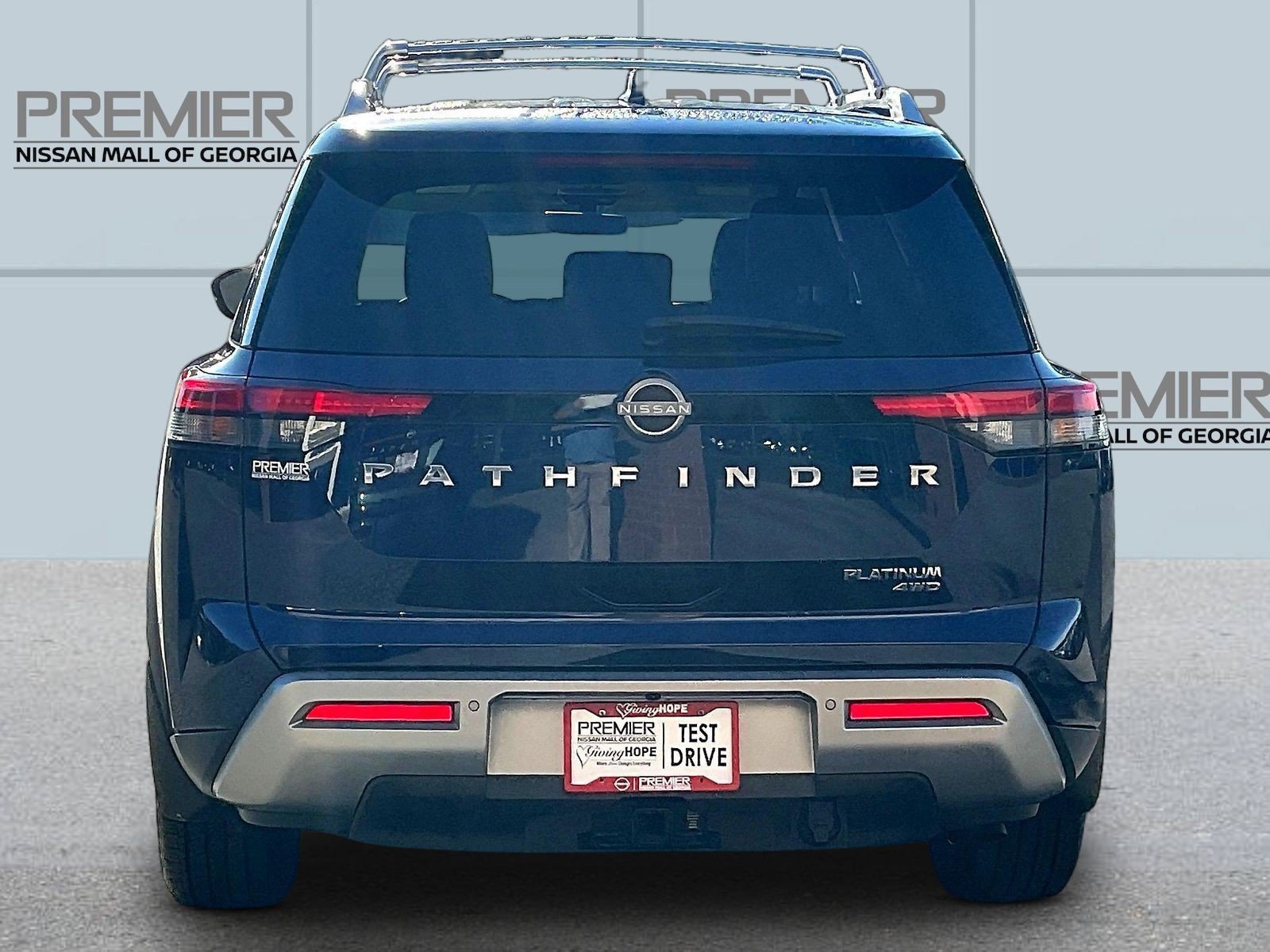 Certified 2023 Nissan Pathfinder Platinum w/ Cargo Package AWD/4WD image 6