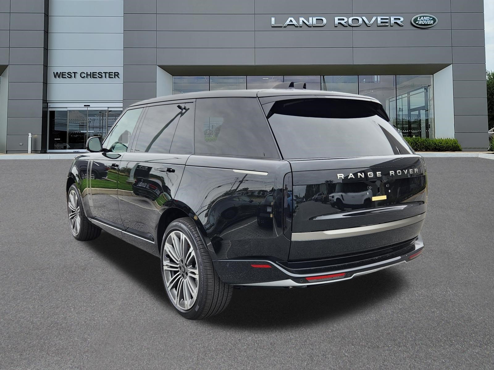 New 2027 Land Rover Range Rover Long Wheelbase SE AWD/4WD image 3