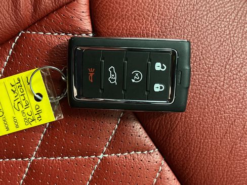 Used 2024 Jeep Grand Cherokee Limited w/ Black Appearance Package AWD/4WD image 44