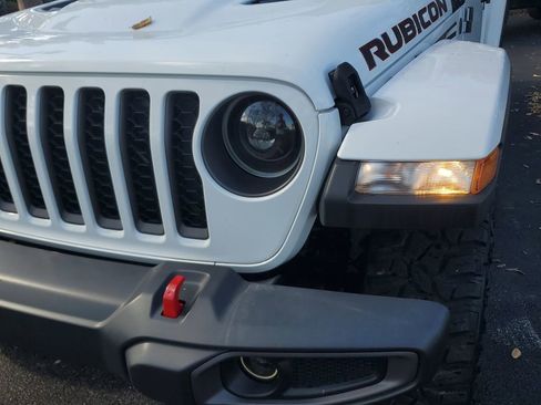 Used 2023 Jeep Gladiator Rubicon w/ Cold Weather Group image 10