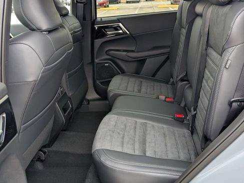 New 2026 Mitsubishi Outlander Trail Edition image 24