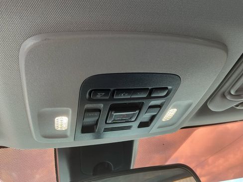 Used 2020 Toyota Camry SE image 23