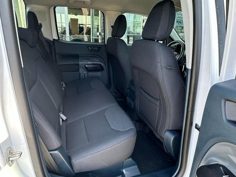 Used 2025 Ford Maverick XL image 13