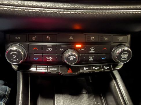 Used 2022 Dodge Durango SRT w/ Technology Group AWD/4WD image 19