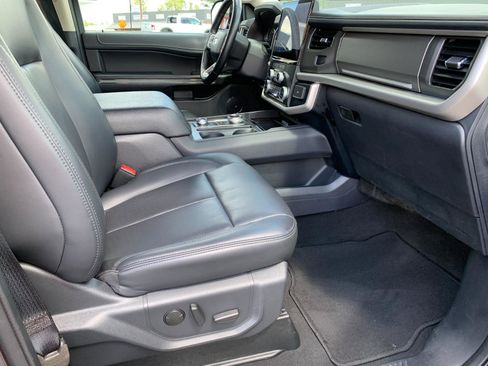 Used 2024 Ford Expedition Max XLT image 39