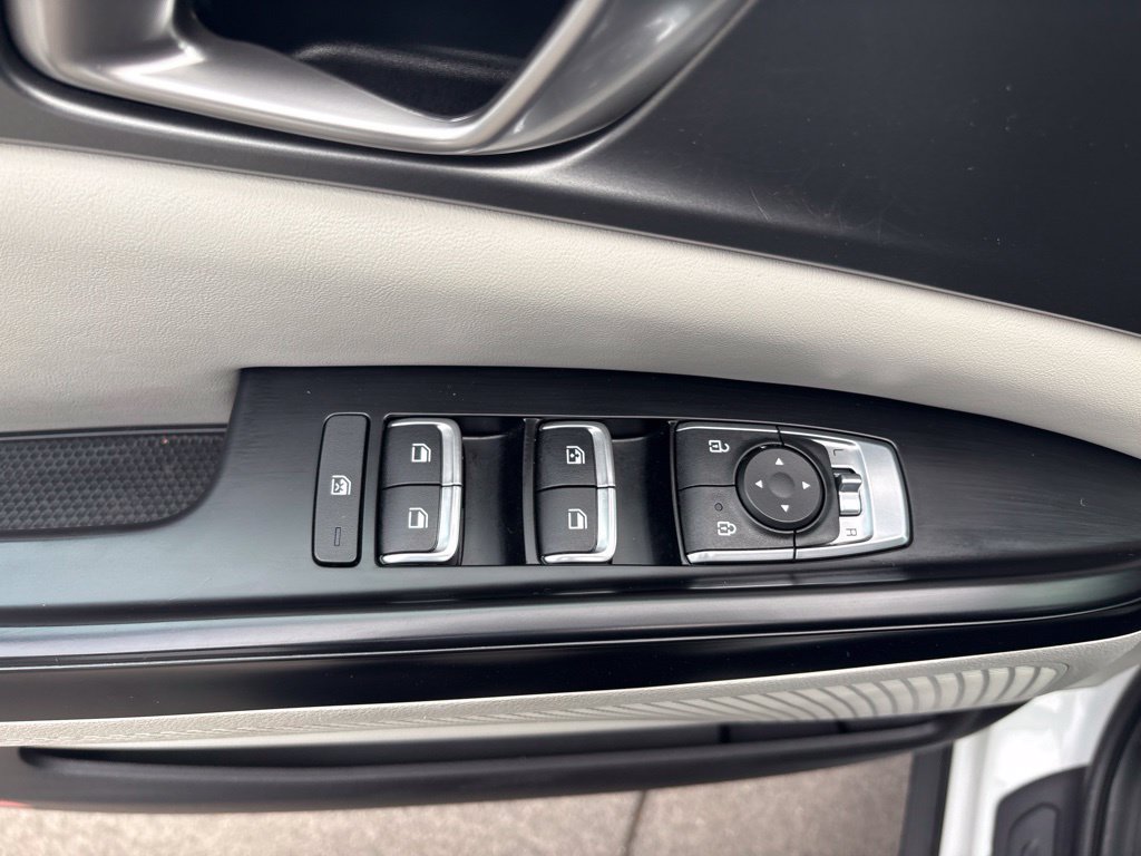 Used 2024 Kia Carnival LX FWD image 15