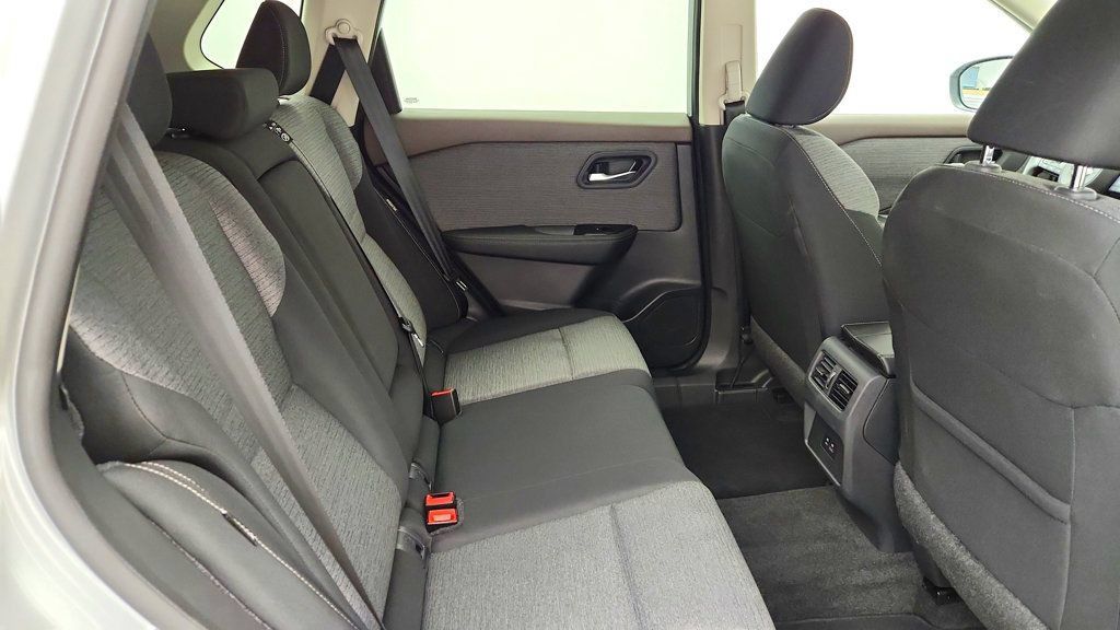 Used 2023 Nissan Rogue SV FWD image 22
