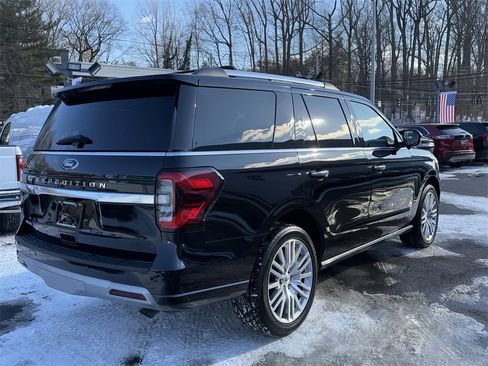 Used 2024 Ford Expedition Platinum image 11