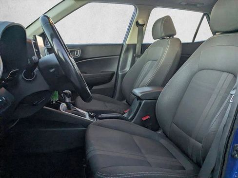 Used 2022 Hyundai Venue SEL w/ Cargo Package image 17