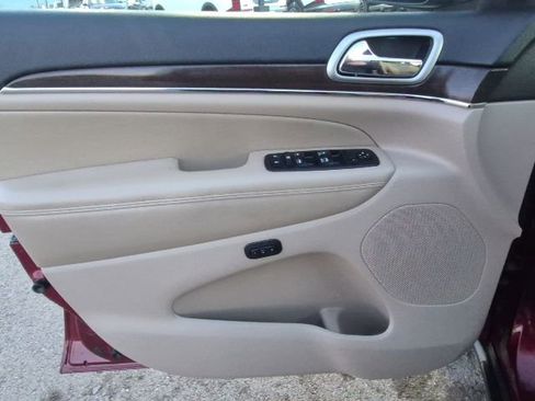 Used 2018 Jeep Grand Cherokee Limited w/ Luxury Group II image 10