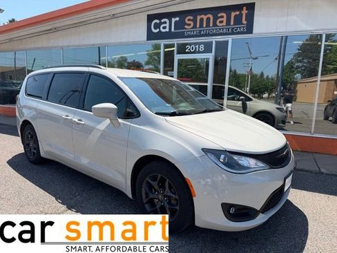 Used 2020 Chrysler Pacifica Touring-L Plus FWD image 1