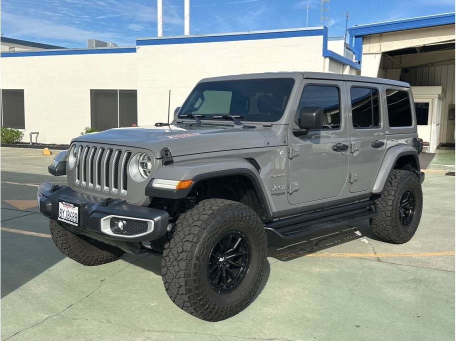 Used 2019 Jeep Wrangler Unlimited Sahara AWD/4WD image 2