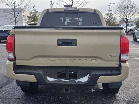 Used 2016 Toyota Tacoma TRD Sport w/ Towing Package image 6