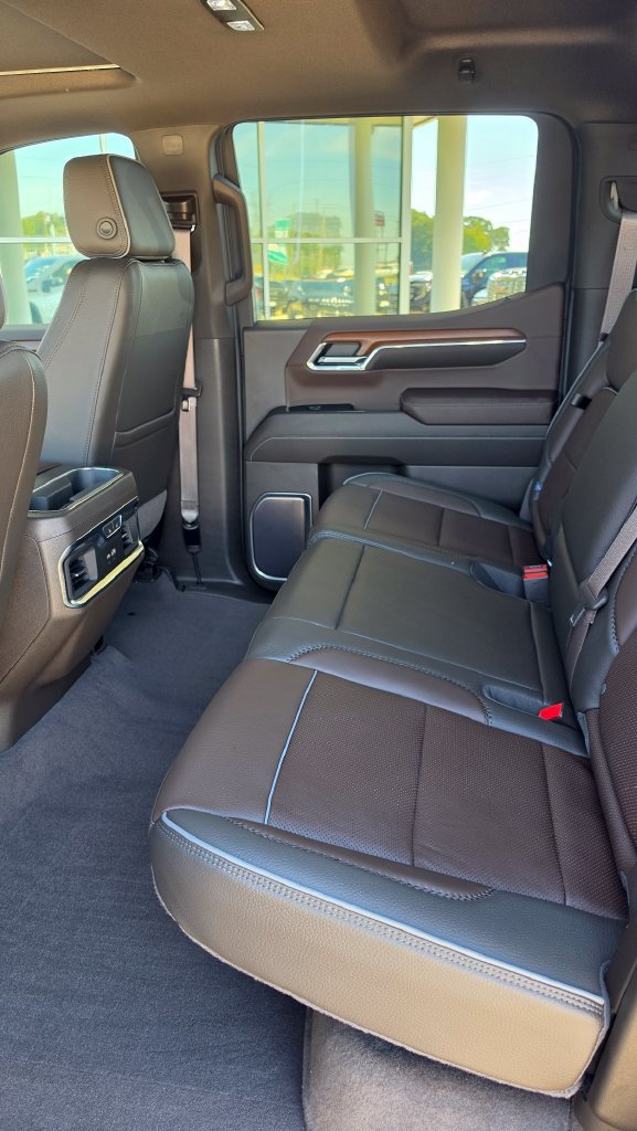 Used 2023 GMC Sierra 1500 Denali w/ Denali Reserve Package AWD/4WD image 7