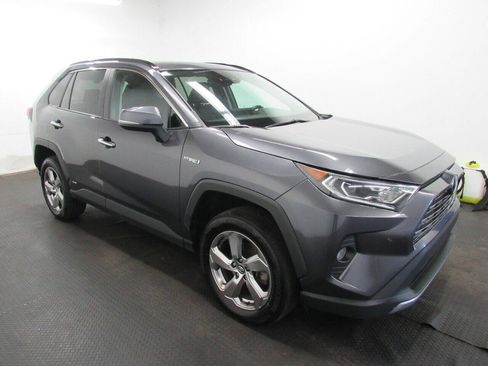Used 2020 Toyota RAV4 Limited AWD/4WD image 3