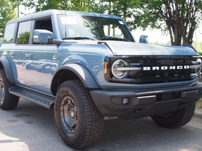 Certified 2025 Ford Bronco Outer Banks w/ Sasquatch Package