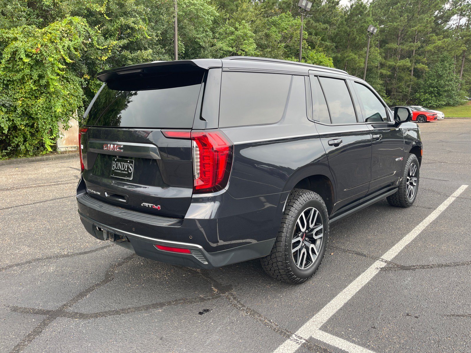Used 2023 GMC Yukon AT4 w/ AT4 Premium Package AWD/4WD image 17